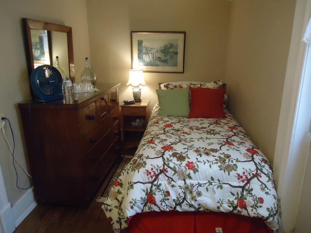 Governor'S Mansion Inn Miramichi Habitación foto