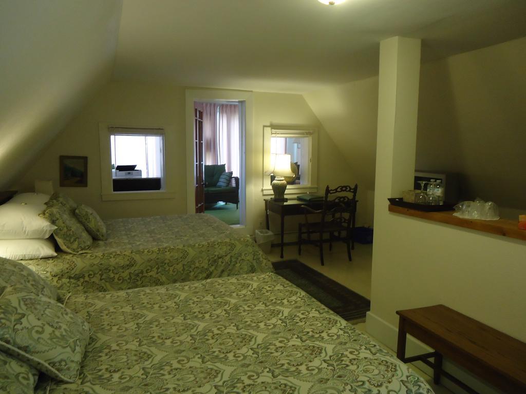 Governor'S Mansion Inn Miramichi Habitación foto