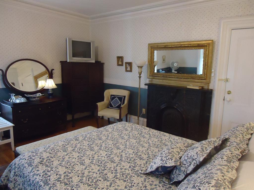 Governor'S Mansion Inn Miramichi Habitación foto