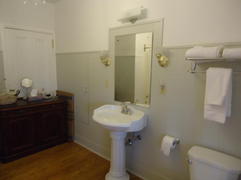 Governor'S Mansion Inn Miramichi Habitación foto