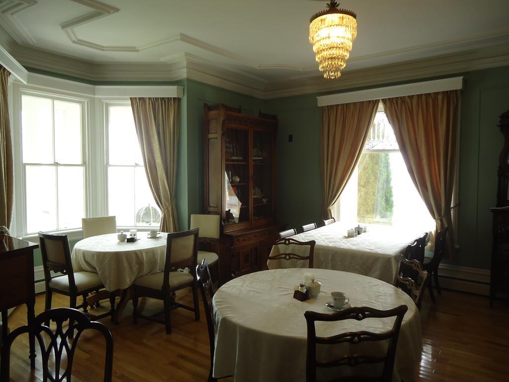 Governor'S Mansion Inn Miramichi Exterior foto