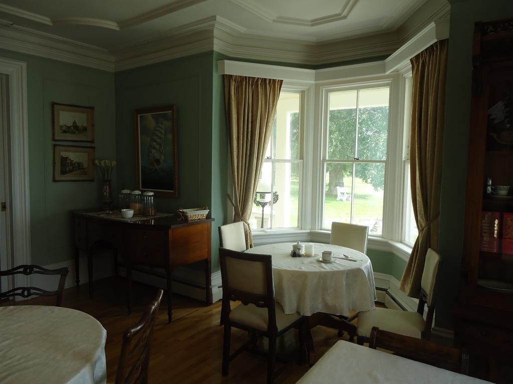 Governor'S Mansion Inn Miramichi Exterior foto