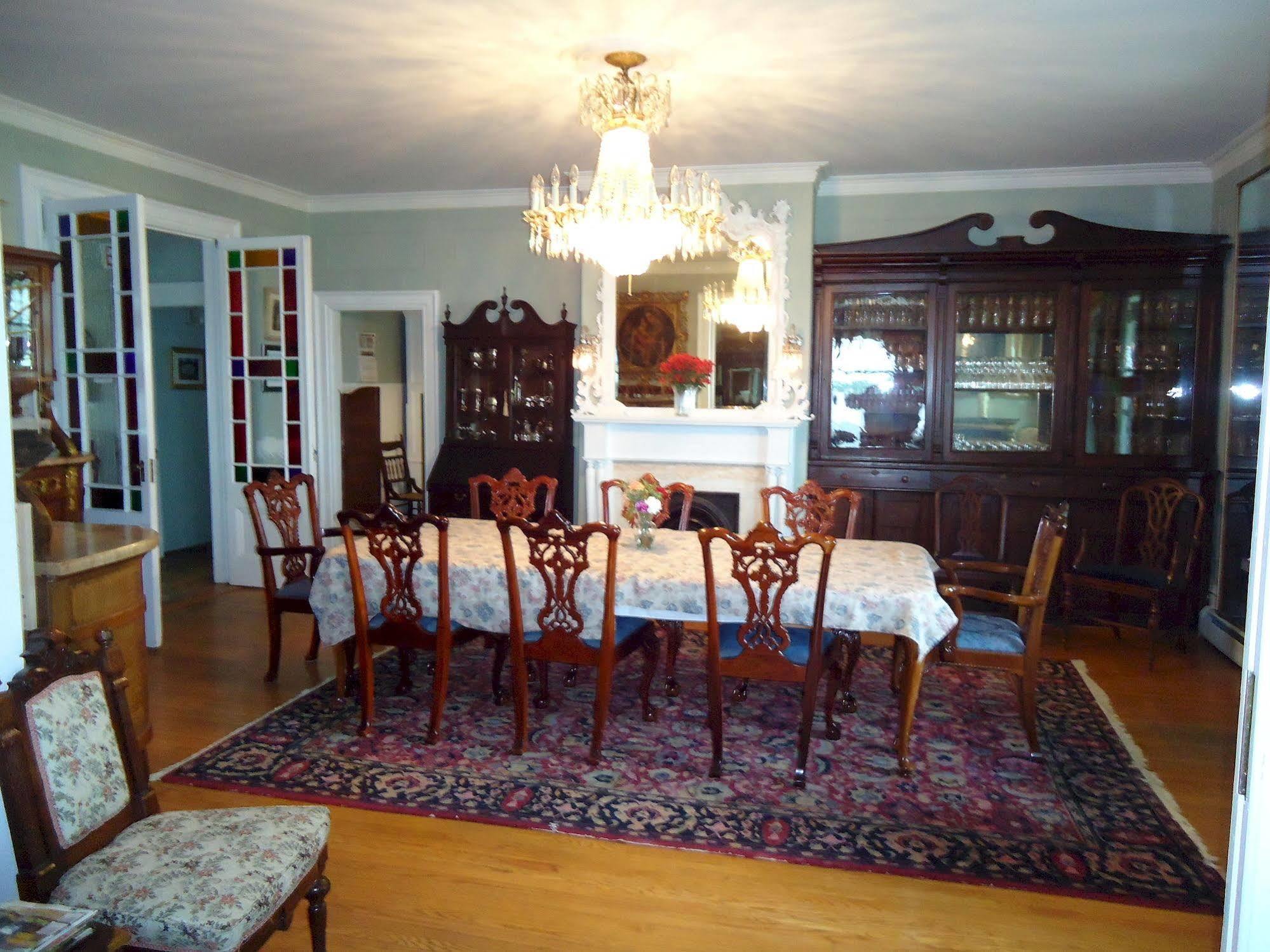 Governor'S Mansion Inn Miramichi Exterior foto